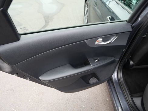 Used 2021 Kia Forte LXS FWD image 17