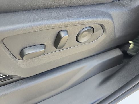 Used 2025 Chevrolet Silverado 1500 LT image 21