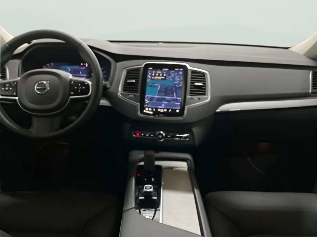 Used 2025 Volvo XC90 B5 Core AWD/4WD image 14
