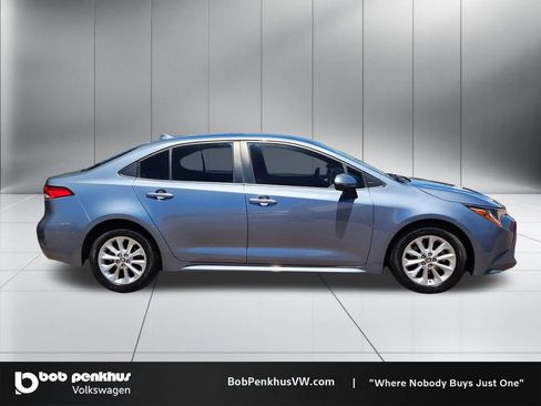 Used 2020 Toyota Corolla LE w/ LE Premium Package FWD image 24