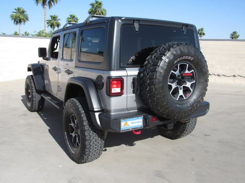 Used 2019 Jeep Wrangler Unlimited Rubicon w/ Cold Weather Group AWD/4WD image 6