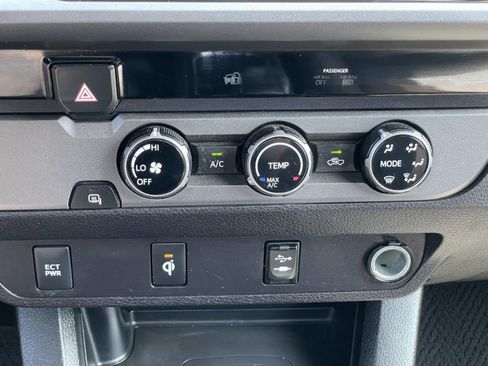 Used 2016 Toyota Tacoma TRD Sport w/ Towing Package RWD image 26