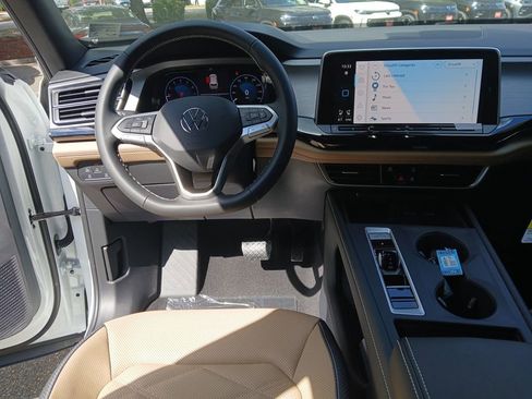 New 2026 Volkswagen Atlas Cross Sport SE image 13