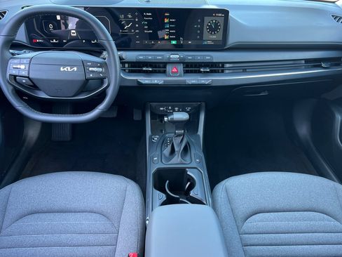 Used 2025 Kia K4 EX image 14