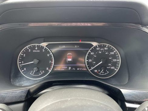 Used 2023 Nissan Pathfinder SL w/ Black Appearance Package FWD image 20