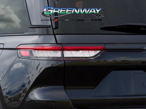 New 2025 Jeep Grand Cherokee Altitude RWD image 9