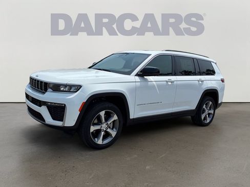New 2026 Jeep Grand Cherokee L Limited w/ Luxury Tech Group II AWD/4WD image 3