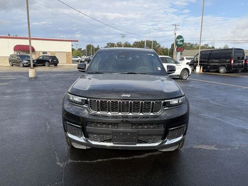 Used 2024 Jeep Grand Cherokee L Limited w/ Luxury Tech Group II image 13