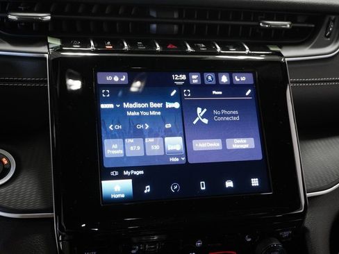 Used 2024 Jeep Grand Cherokee Altitude image 22