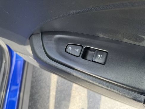 Used 2024 Hyundai Venue Limited FWD image 32