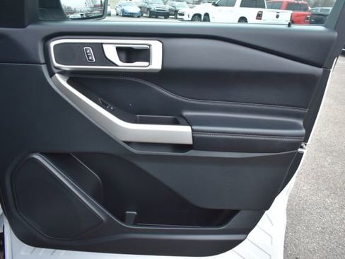 Used 2023 Ford Explorer XLT image 42