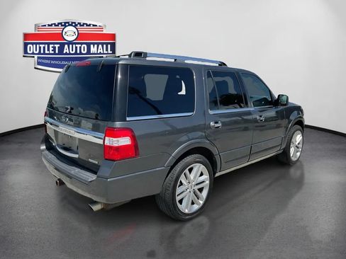 Used 2017 Ford Expedition Platinum RWD image 3