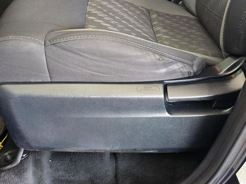 Used 2018 Toyota Tundra SR5 AWD/4WD image 23