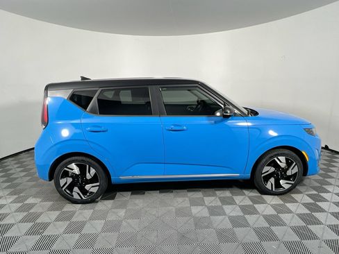 Used 2023 Kia Soul GT-Line FWD image 2