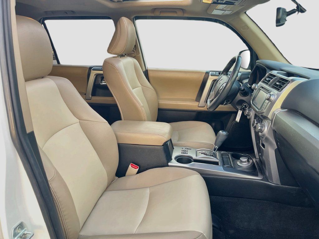 Used 2018 Toyota 4Runner SR5 Premium AWD/4WD image 29