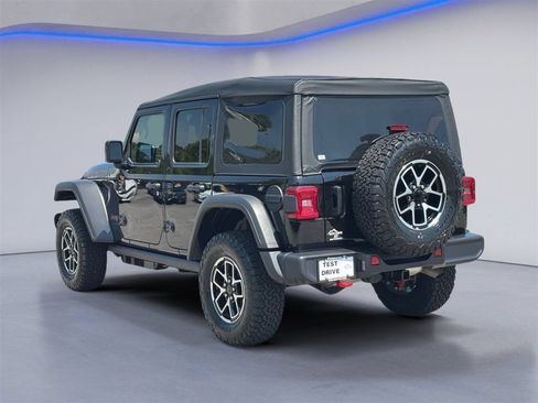 Used 2026 Jeep Wrangler Unlimited Rubicon AWD/4WD image 6