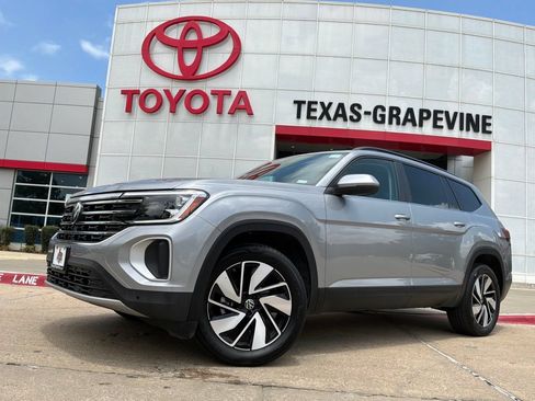 Used 2026 Volkswagen Atlas SE AWD/4WD image 2