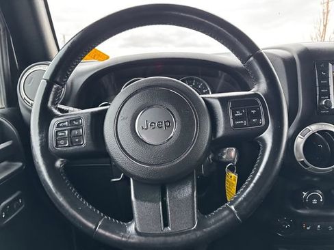 Used 2017 Jeep Wrangler Unlimited Sahara w/ Connectivity Group image 14