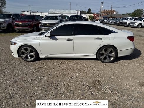 Used 2018 Honda Accord Touring image 3
