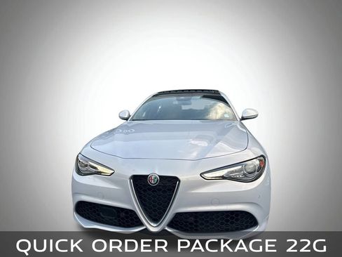 Used 2022 Alfa Romeo Giulia Ti image 4
