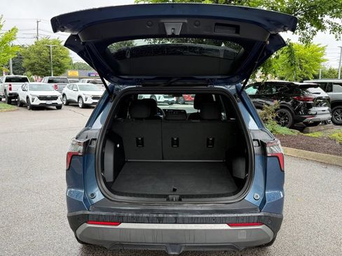 Used 2026 Chevrolet Equinox LT AWD/4WD image 9