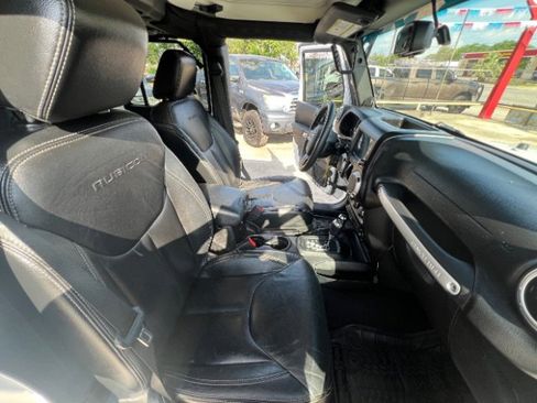 Used 2013 Jeep Wrangler Unlimited Rubicon w/ Connectivity Group AWD/4WD image 13
