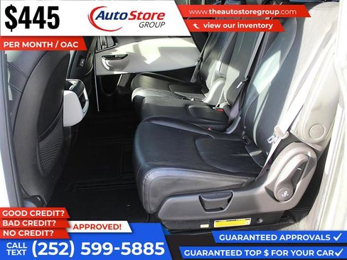 Used 2023 Kia Carnival LX FWD image 11