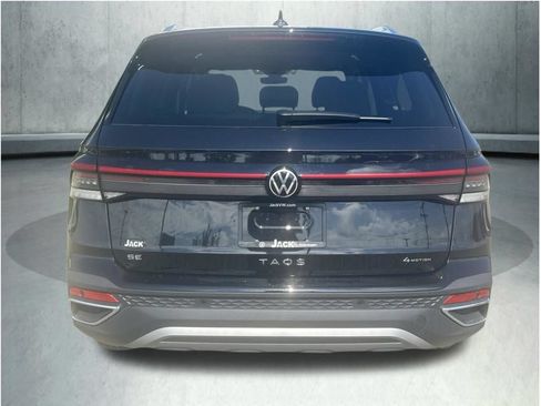 Used 2026 Volkswagen Taos SE w/ Panoramic Sunroof Package AWD/4WD image 9