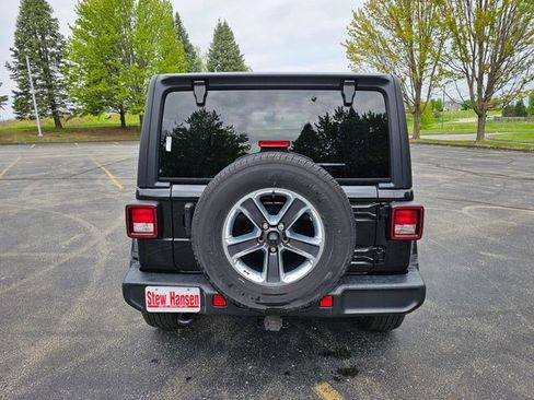 Used 2023 Jeep Wrangler Unlimited Sahara w/ Cold Weather Group AWD/4WD image 5
