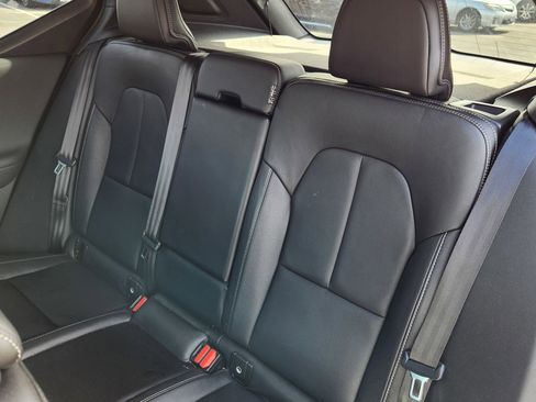 Used 2019 Volvo XC40 T5 Momentum image 14