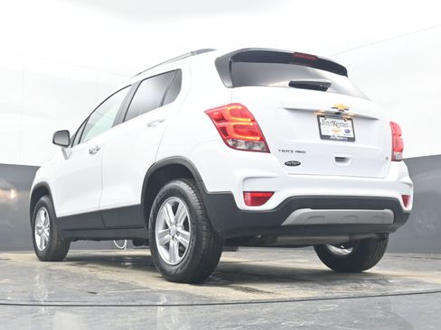 Used 2019 Chevrolet Trax LT w/ LT Convenience Package image 26