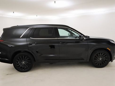 Used 2024 Hyundai Palisade Calligraphy image 2