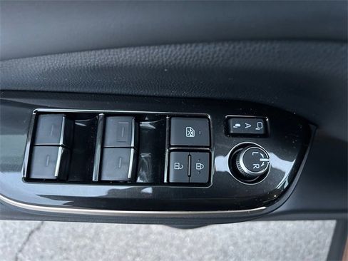 Used 2026 Toyota Crown Platinum image 30