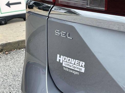 Used 2025 Volkswagen Atlas SEL AWD/4WD image 15