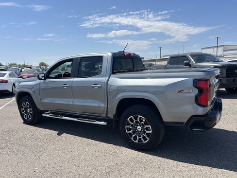 Used 2024 Chevrolet Colorado Z71 w/ Z71 Convenience Package 2 AWD/4WD image 3