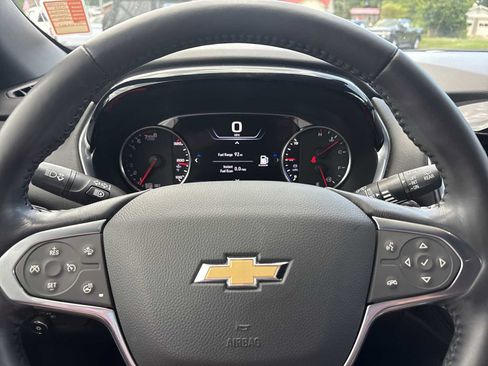 Used 2022 Chevrolet Traverse High Country FWD image 11
