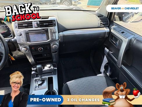 Used 2018 Toyota 4Runner SR5 AWD/4WD image 17
