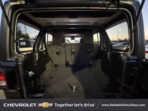 Used 2024 Jeep Wrangler Unlimited Sport AWD/4WD image 31