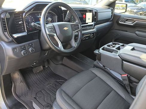 Used 2023 Chevrolet Silverado 1500 LT AWD/4WD image 15