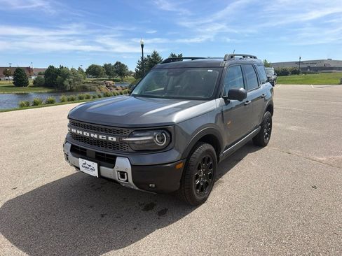 Used 2025 Ford Bronco Sport Badlands AWD/4WD image 2