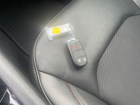 Used 2025 Jeep Compass Trailhawk image 22