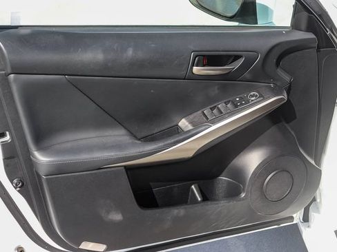 Used 2019 Lexus IS 300 RWD image 19