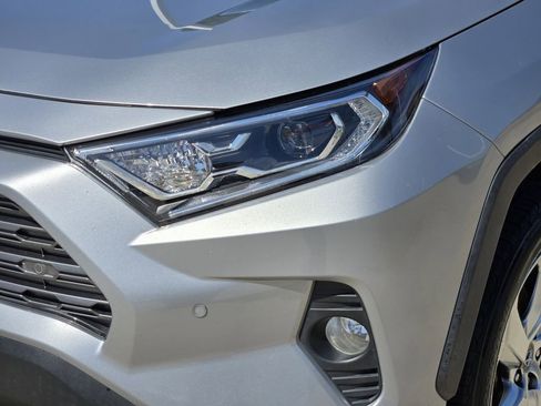 Used 2020 Toyota RAV4 Limited w/ Carpet Mat Package AWD/4WD image 5