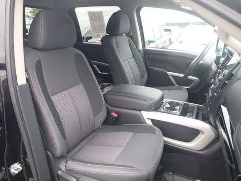 Used 2024 Nissan Titan SV w/ SV Convenience Package AWD/4WD image 21