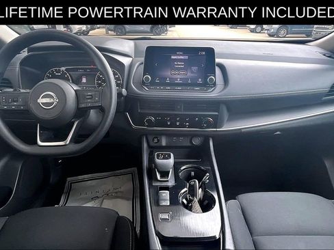 Used 2024 Nissan Rogue S FWD image 17