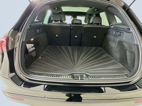 Used 2025 Mercedes-Benz GLC 300 image 28