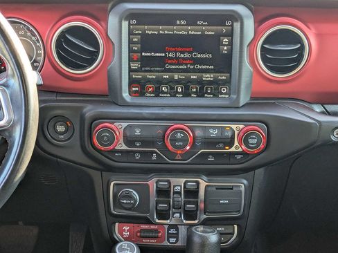 Used 2022 Jeep Wrangler Unlimited Rubicon w/ LED Lighting Group AWD/4WD image 18