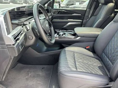 Used 2025 Cadillac Escalade IQ Sport 1 AWD/4WD image 5