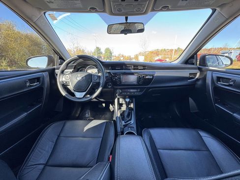 Used 2015 Toyota Corolla LE image 18