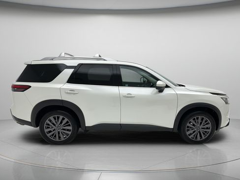 Used 2023 Nissan Pathfinder SL w/ SL Premium Package AWD/4WD image 5